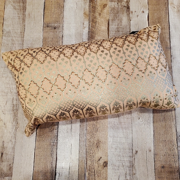 MI CHATEAUX | Beaded Decorative Throw Pillow in Pink sz 23"×13" - Picture 4 of 9